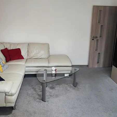 דירה Priestranny Apartman S Parkovanim Beckovska Trenčín