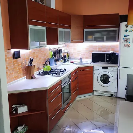 Priestranny Apartman S Parkovanim Beckovska דירה Trenčín