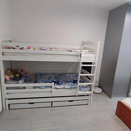 Priestranny Apartman S Parkovanim Beckovska Apartmán *